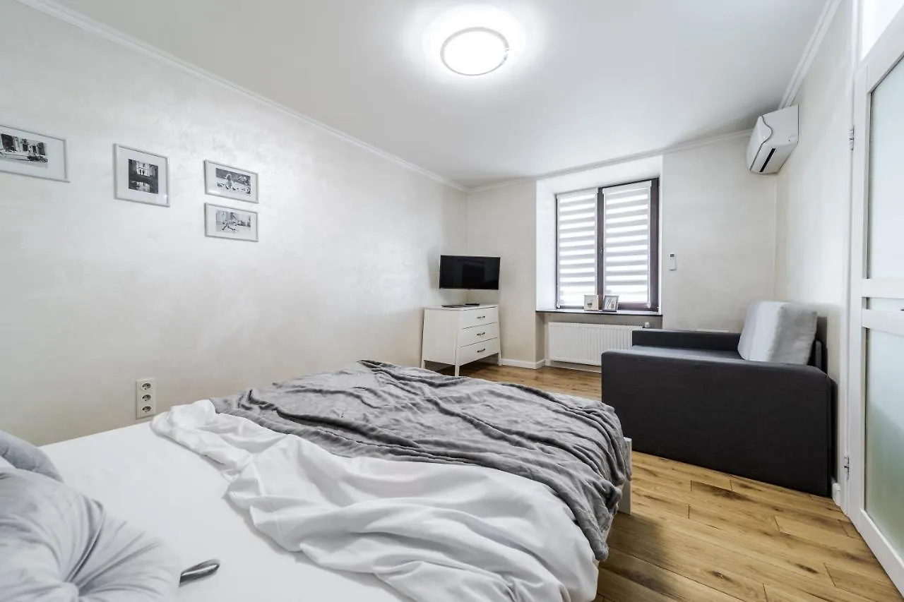 InLvivApartment on Knyazya Romana 0*, Lviv Ukrayna